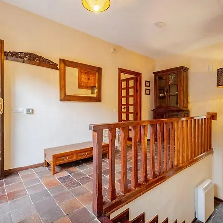 Tess Casantigua, Casa Con Sabor A Guatemala * טורמולינוס
