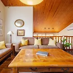 Tess Casantigua, Casa Con Sabor A Guatemala