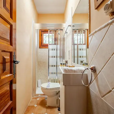 Tess Casantigua, Casa Con Sabor A Guatemala *