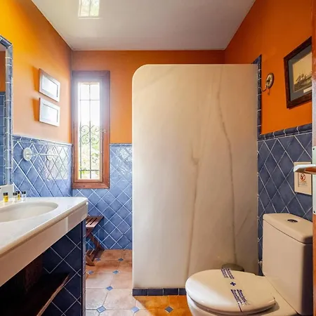 Tess Casantigua, Casa Con Sabor A Guatemala * טורמולינוס