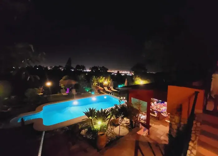 Tess Casantigua, Casa Con Sabor A Guatemala Torremolinos