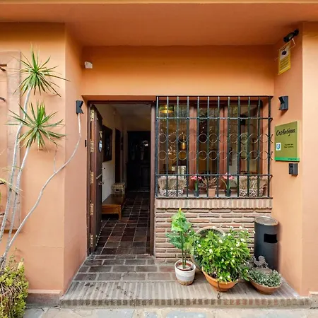 Tess Casantigua, Casa Con Sabor A Guatemala 別荘 トレモリノス