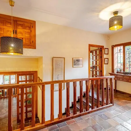 Tess Casantigua, Casa Con Sabor A Guatemala טורמולינוס