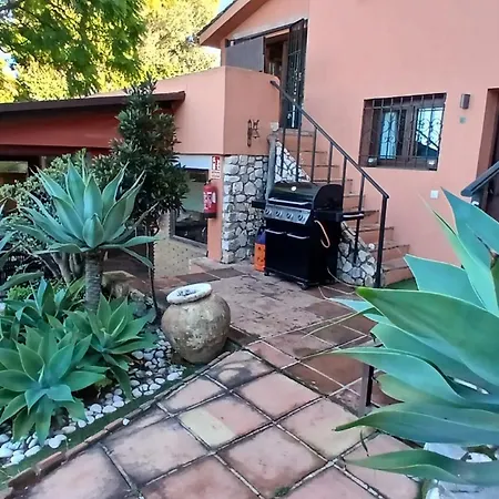 Tess Casantigua, Casa Con Sabor A Guatemala * トレモリノス
