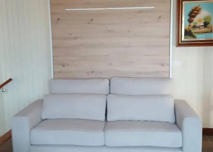 Tess Casantigua, Casa Con Sabor A Guatemala * טורמולינוס