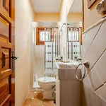 Tess Casantigua, Casa Con Sabor A Guatemala *